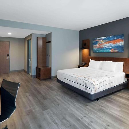 La Quinta Inn & Suites By Wyndham Louisville Ne - Old Henry Rd Dış mekan fotoğraf