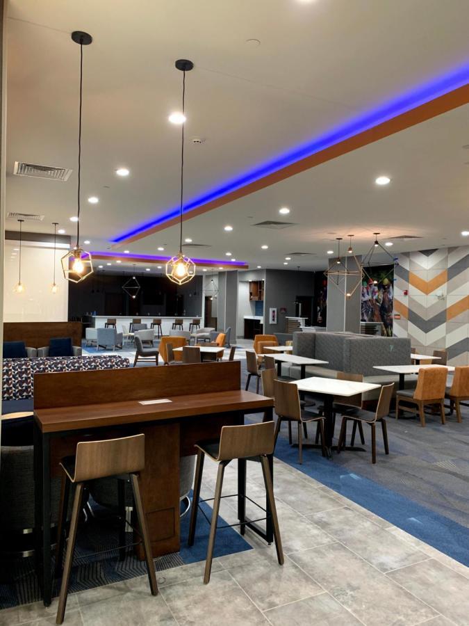 La Quinta Inn & Suites By Wyndham Louisville Ne - Old Henry Rd Dış mekan fotoğraf