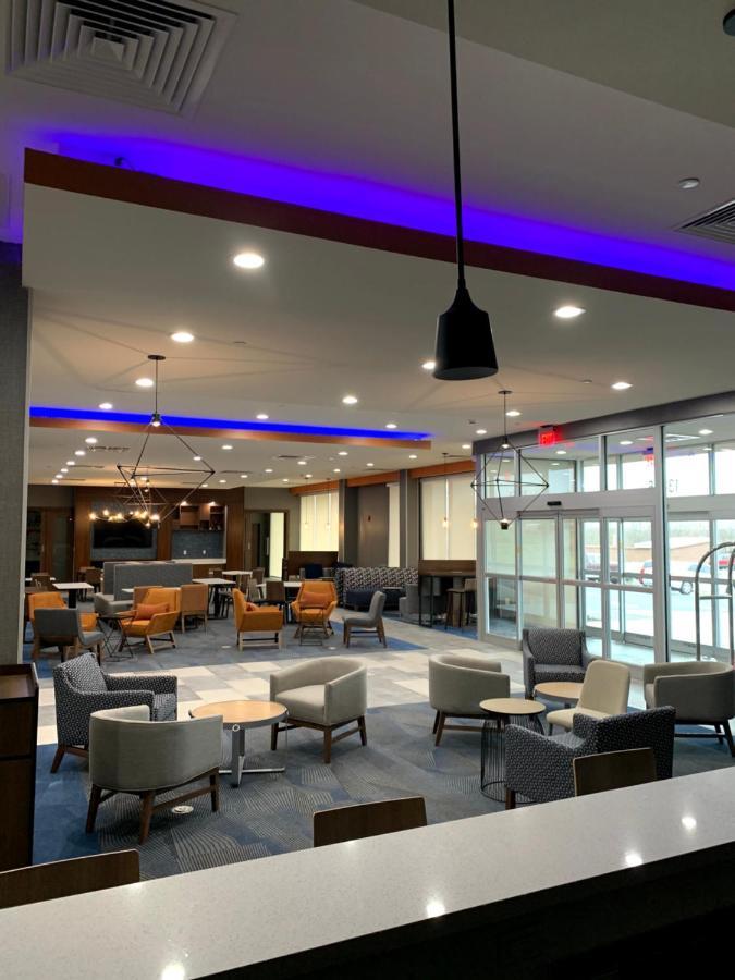 La Quinta Inn & Suites By Wyndham Louisville Ne - Old Henry Rd Dış mekan fotoğraf