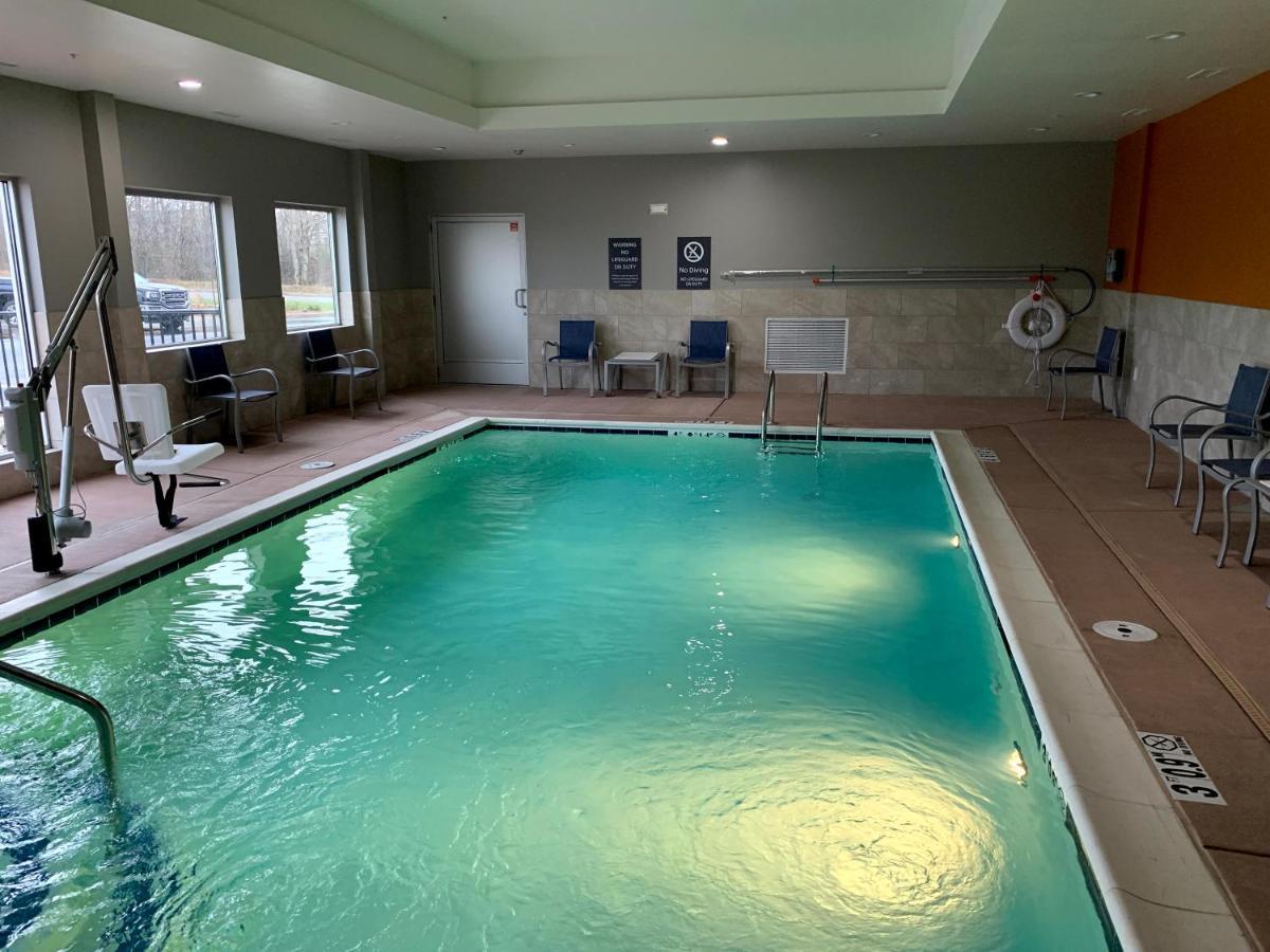 La Quinta Inn & Suites By Wyndham Louisville Ne - Old Henry Rd Dış mekan fotoğraf