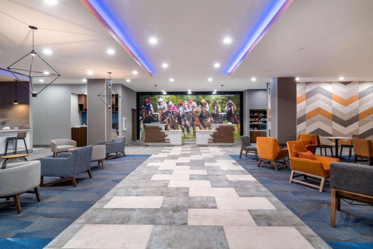 La Quinta Inn & Suites By Wyndham Louisville Ne - Old Henry Rd Dış mekan fotoğraf