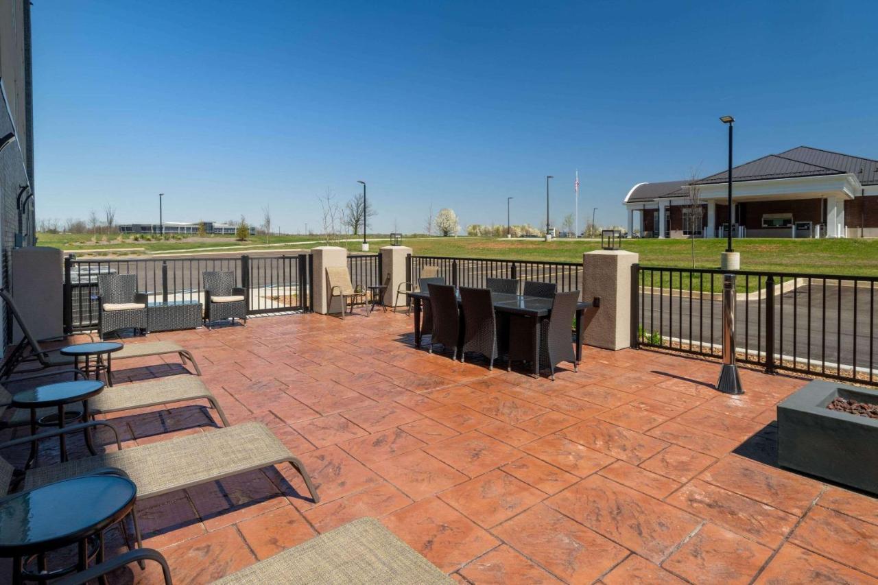 La Quinta Inn & Suites By Wyndham Louisville Ne - Old Henry Rd Dış mekan fotoğraf