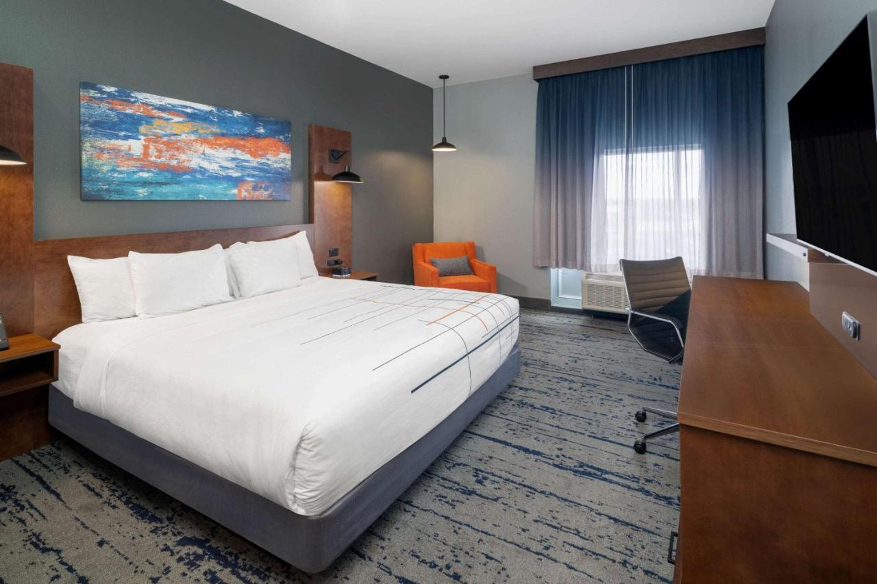 La Quinta Inn & Suites By Wyndham Louisville Ne - Old Henry Rd Dış mekan fotoğraf