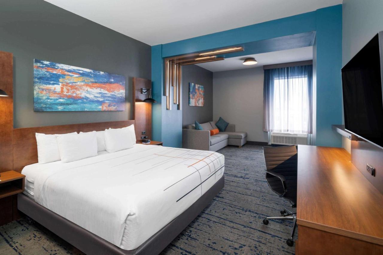 La Quinta Inn & Suites By Wyndham Louisville Ne - Old Henry Rd Dış mekan fotoğraf