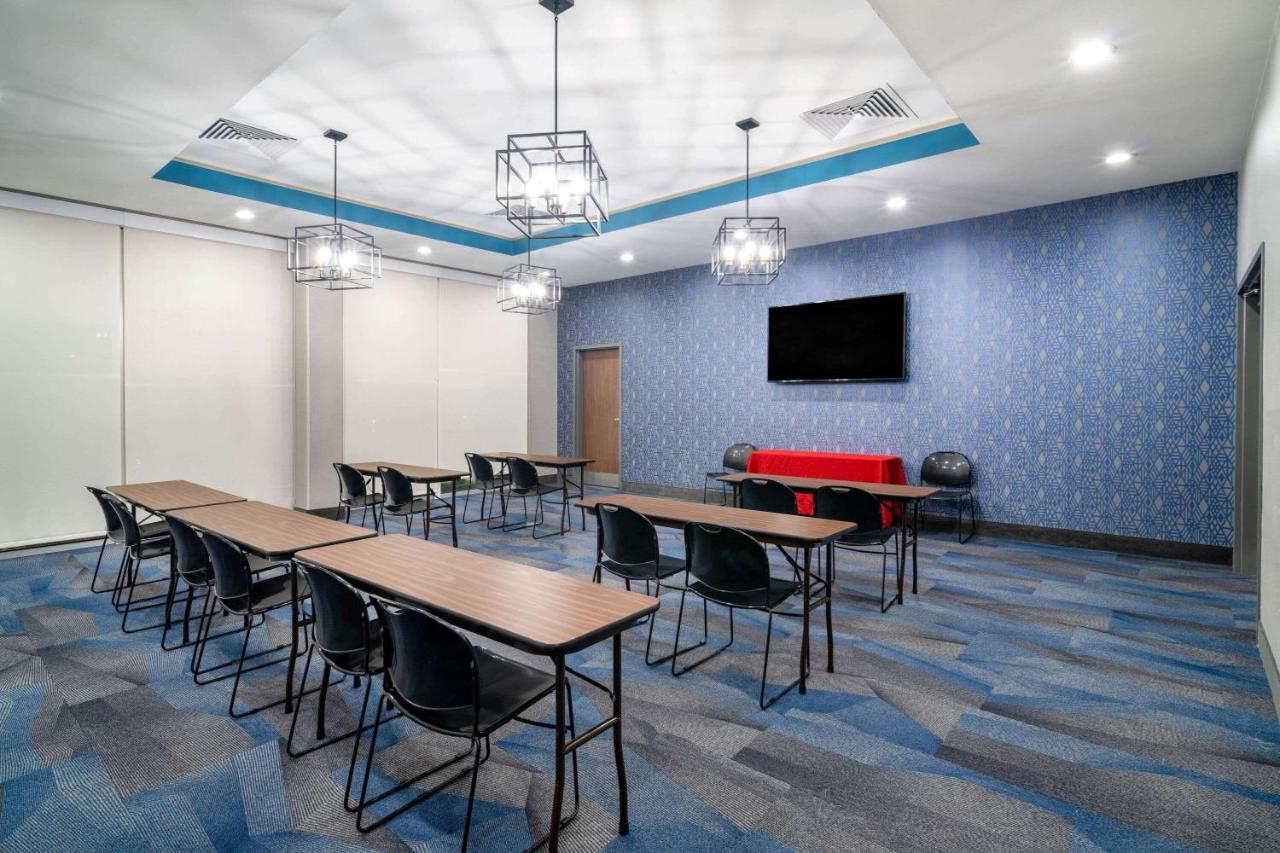 La Quinta Inn & Suites By Wyndham Louisville Ne - Old Henry Rd Dış mekan fotoğraf